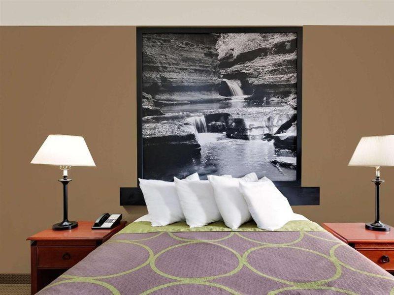 Hotel Super 8 By Wyndham Ithaca Esterno foto