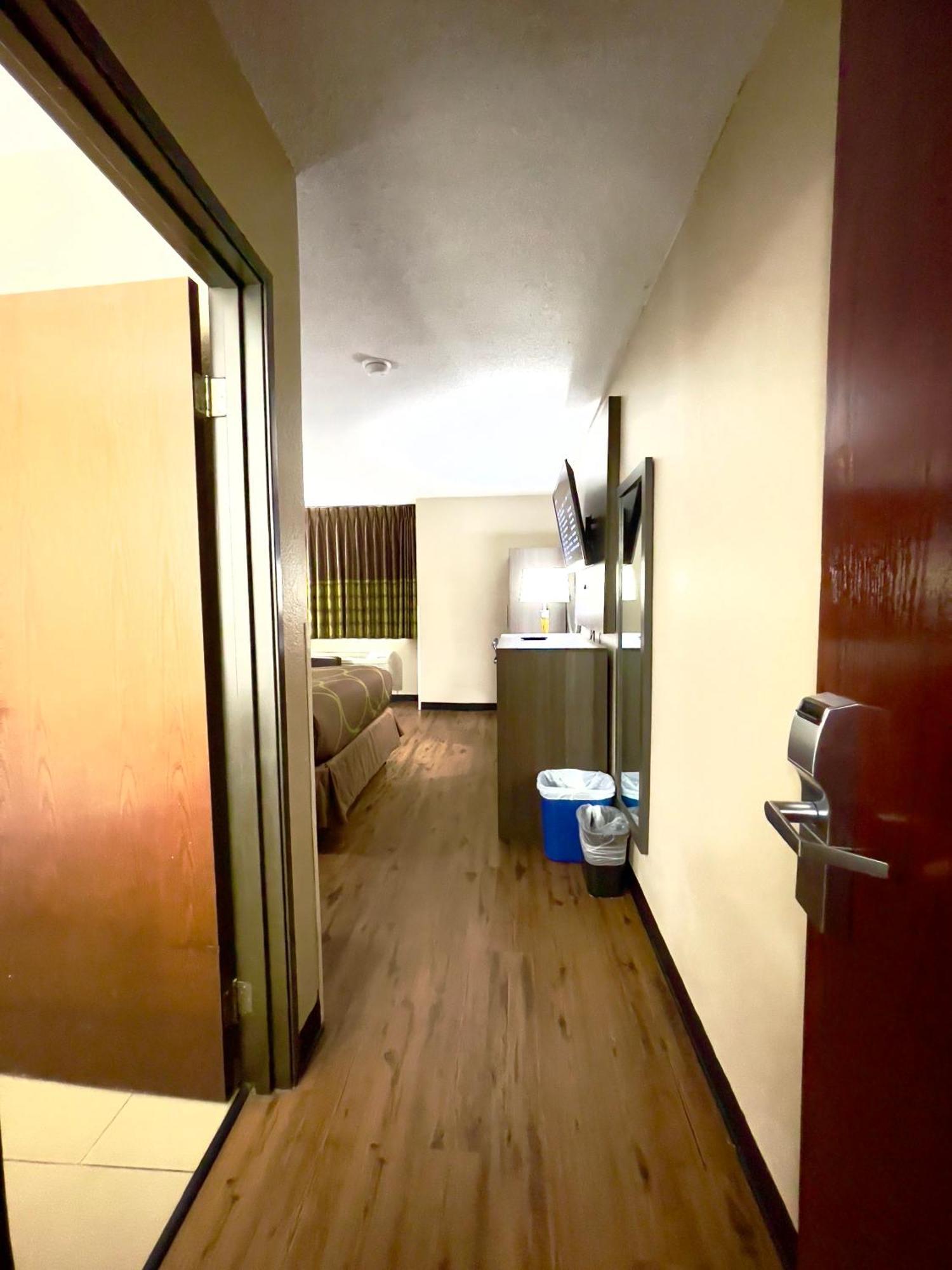 Hotel Super 8 By Wyndham Ithaca Esterno foto