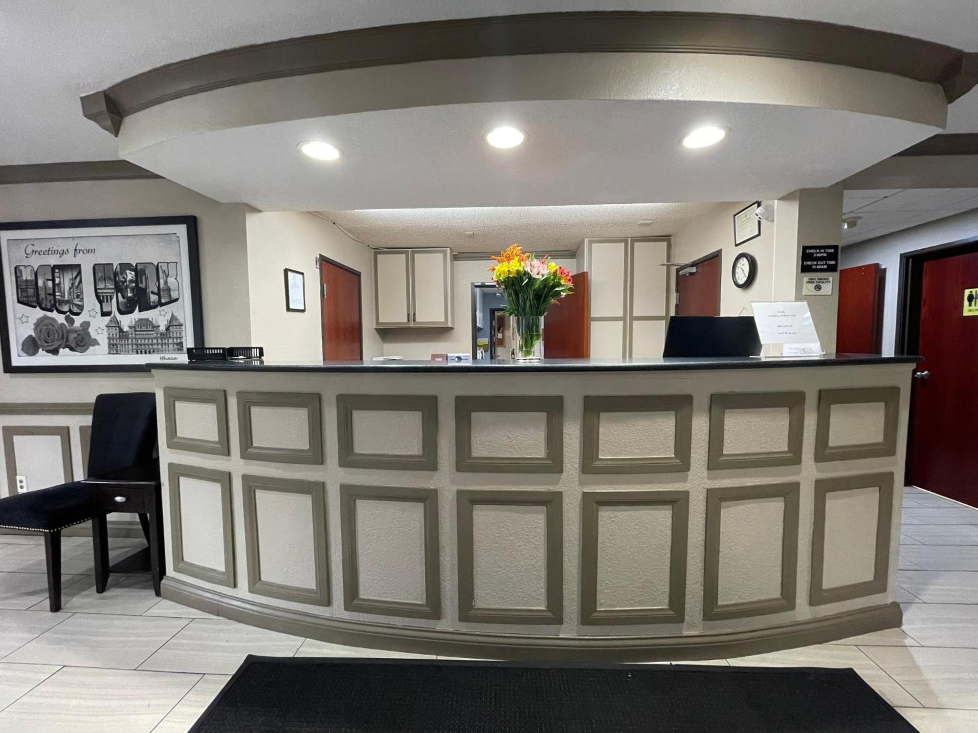 Hotel Super 8 By Wyndham Ithaca Esterno foto