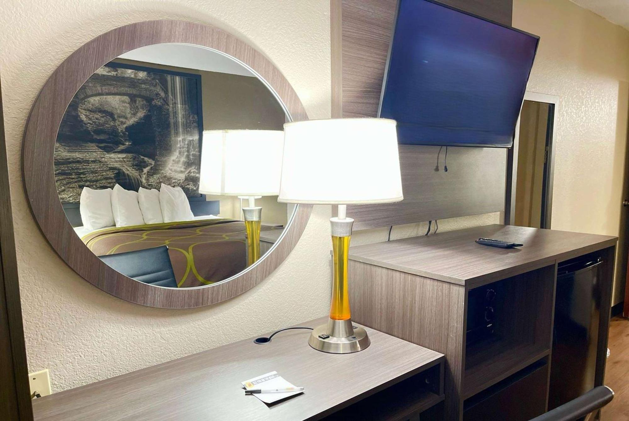 Hotel Super 8 By Wyndham Ithaca Esterno foto