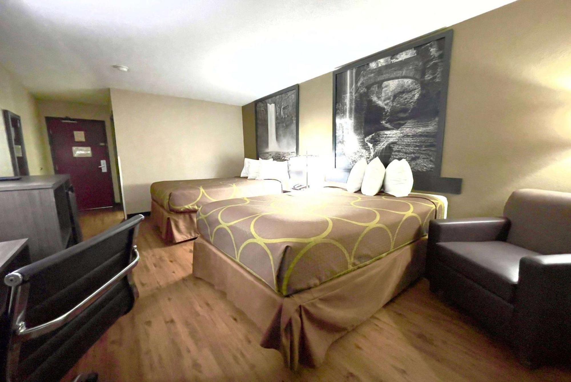 Hotel Super 8 By Wyndham Ithaca Esterno foto