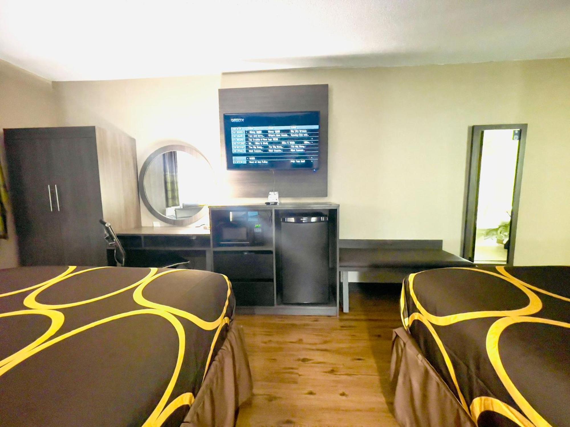 Hotel Super 8 By Wyndham Ithaca Esterno foto