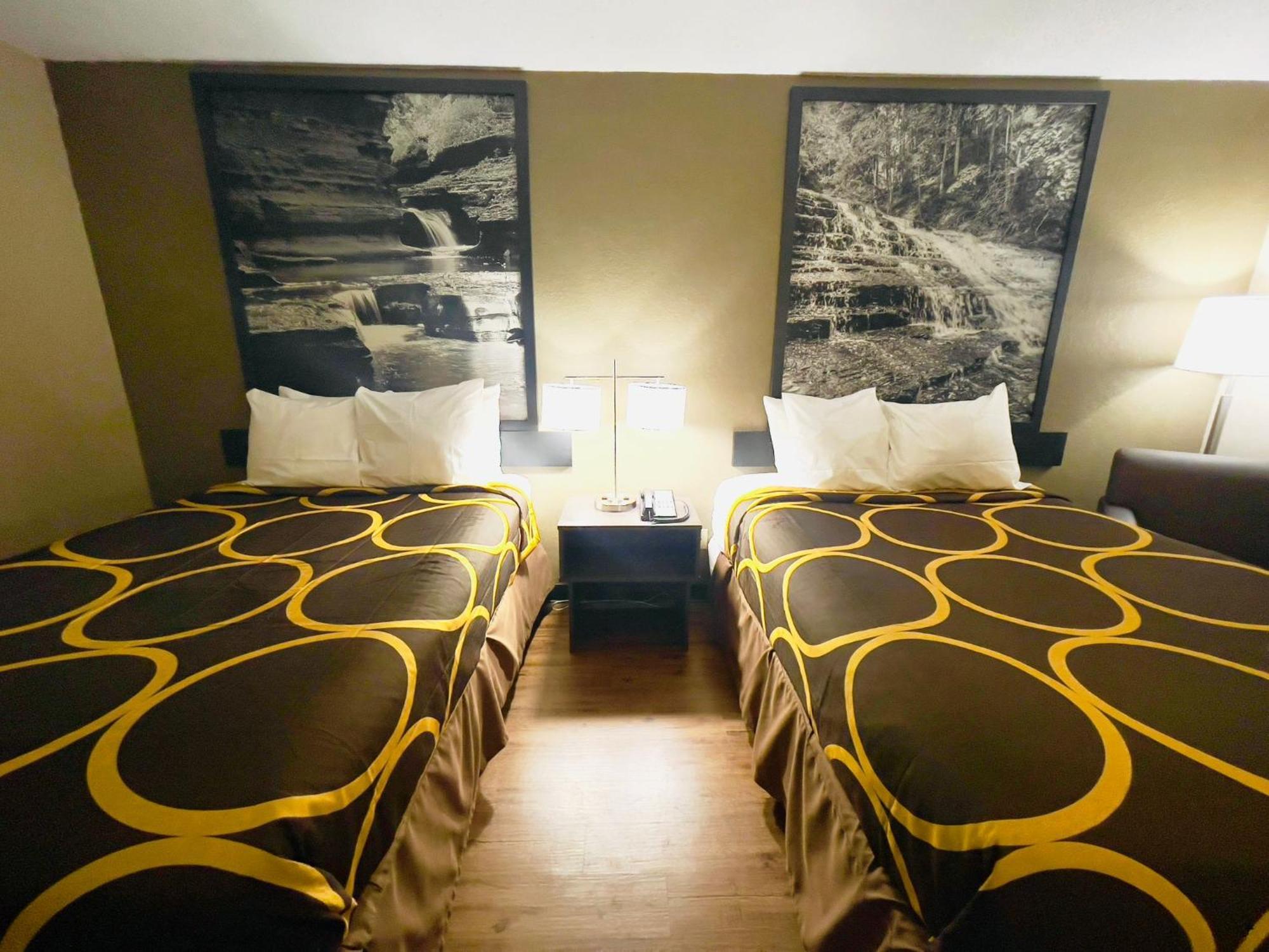 Hotel Super 8 By Wyndham Ithaca Esterno foto