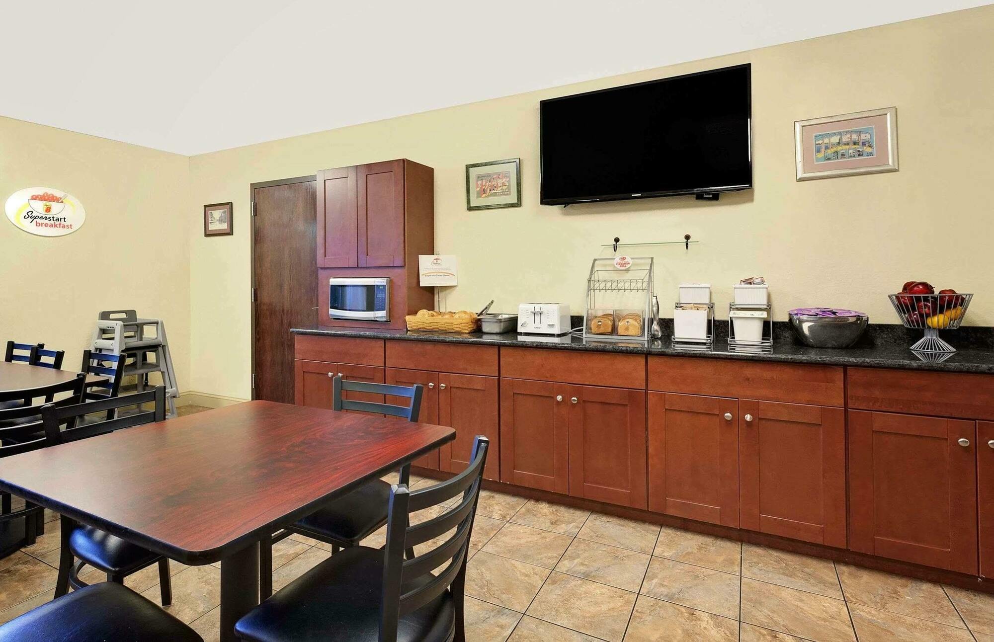 Hotel Super 8 By Wyndham Ithaca Esterno foto
